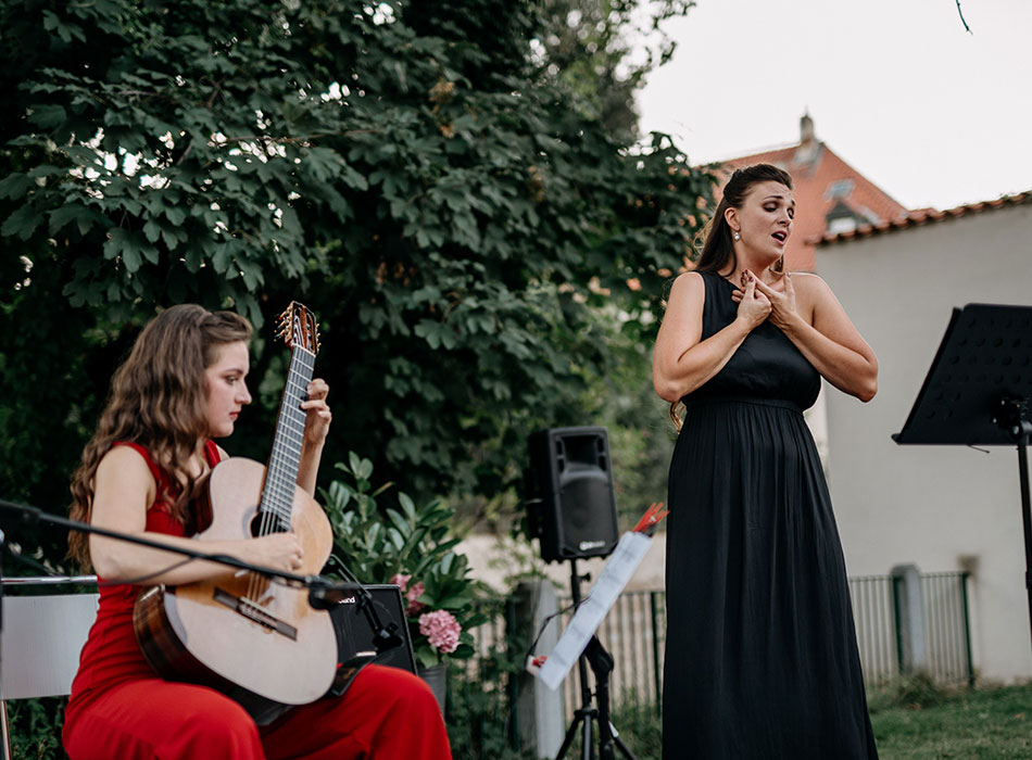 Ester Pavlů s Barborou Kubíkovou, hudební slavnosti Klasika u Wericha, Praha, 10. 8. 2021, foto: Michal Bareš